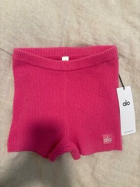 Alo Women's Cashmere Pink Shorts